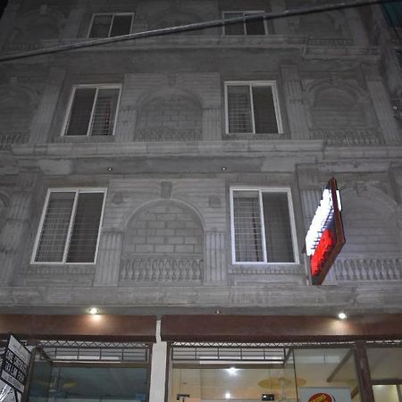 Fortville Hotel Lahore Exteriör bild