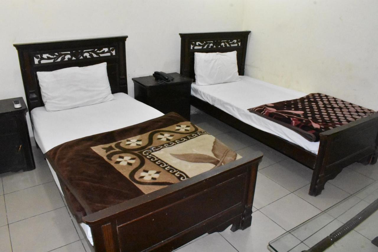 Fortville Hotel Lahore Exteriör bild