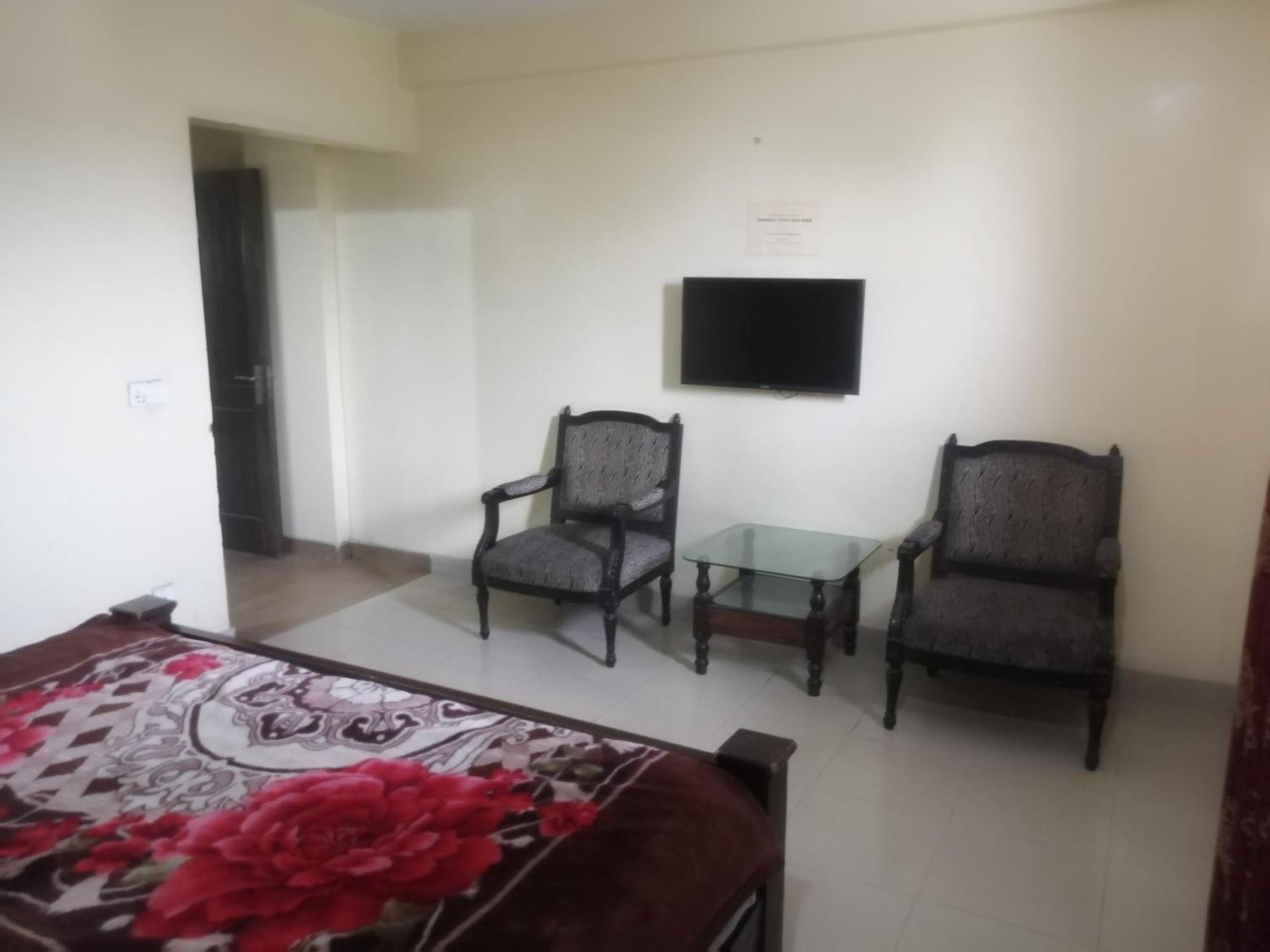 Fortville Hotel Lahore Exteriör bild