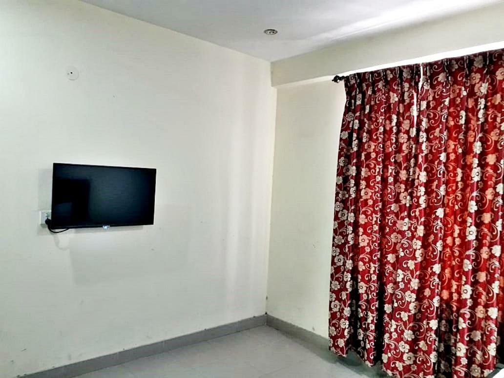 Fortville Hotel Lahore Exteriör bild