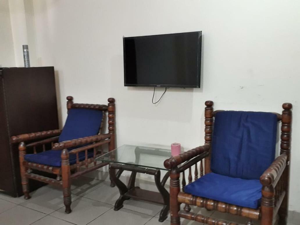 Fortville Hotel Lahore Exteriör bild